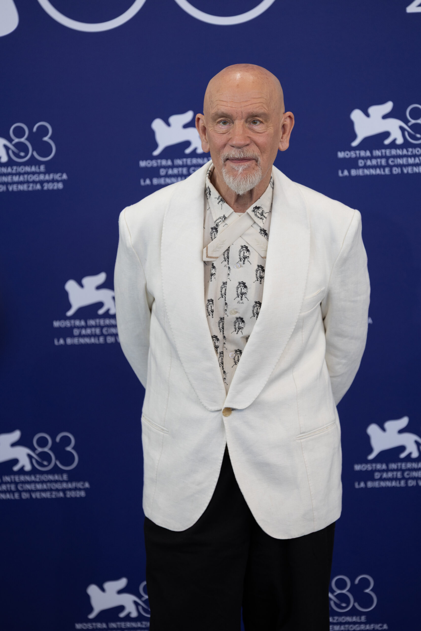 John Malkovich en la alfombra roja del Festival de Venecia 2026