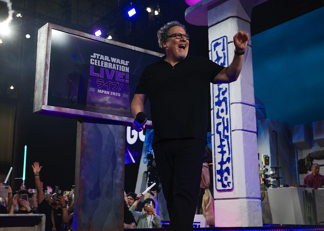 Jon Favreau en un panel del Star Wars Celebration 2025 en Japón