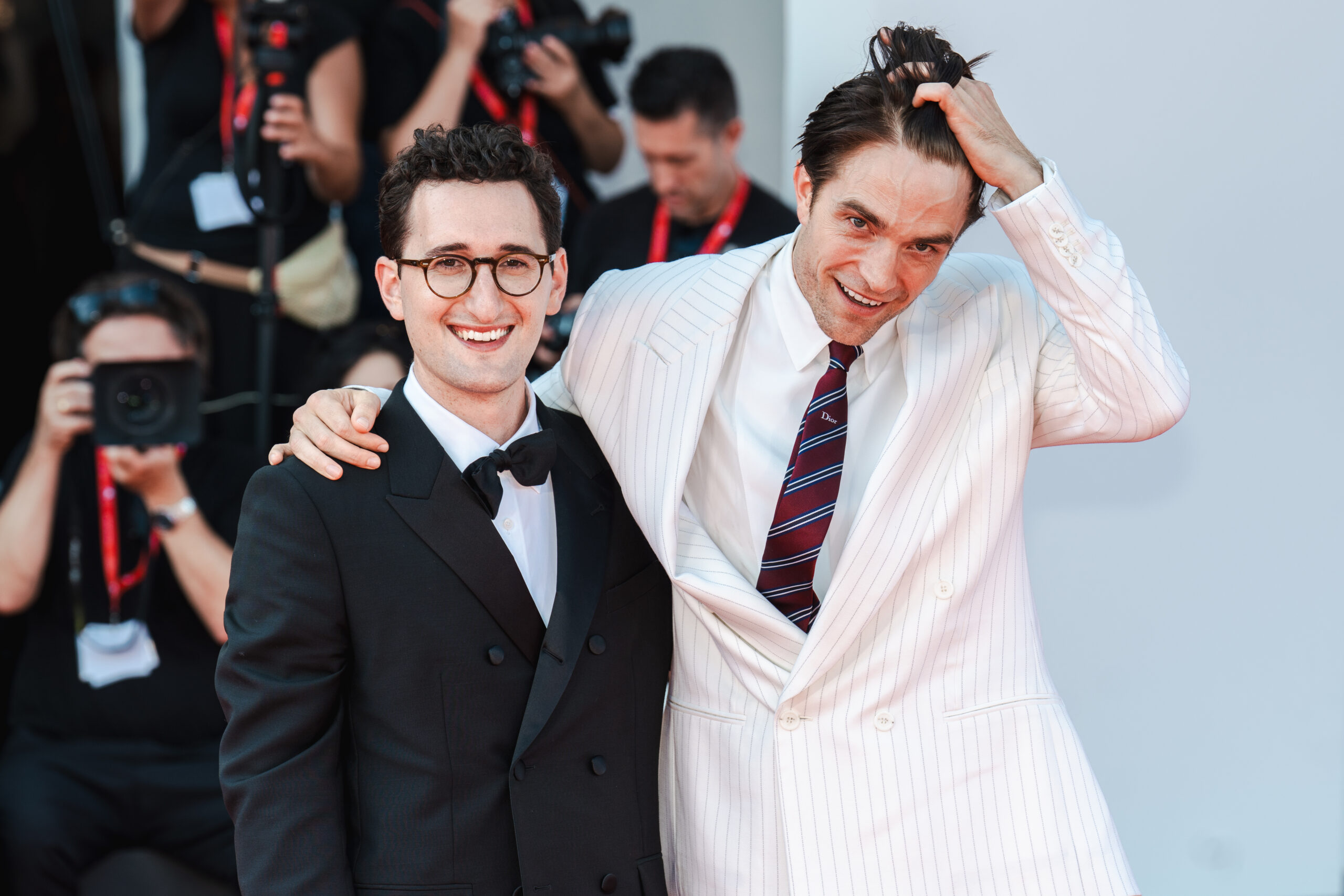 Robert Pattinson junto al director Lance Oppenheim